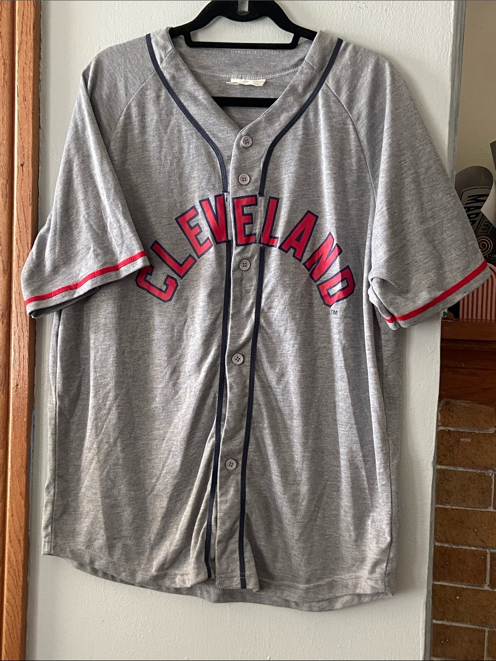 Gray Cleveland Guardians Baseball Jersey t-shirt with Red Trim size XL vguc